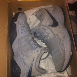 Air force sz 10 Air Max sz 10 Pg sz 9